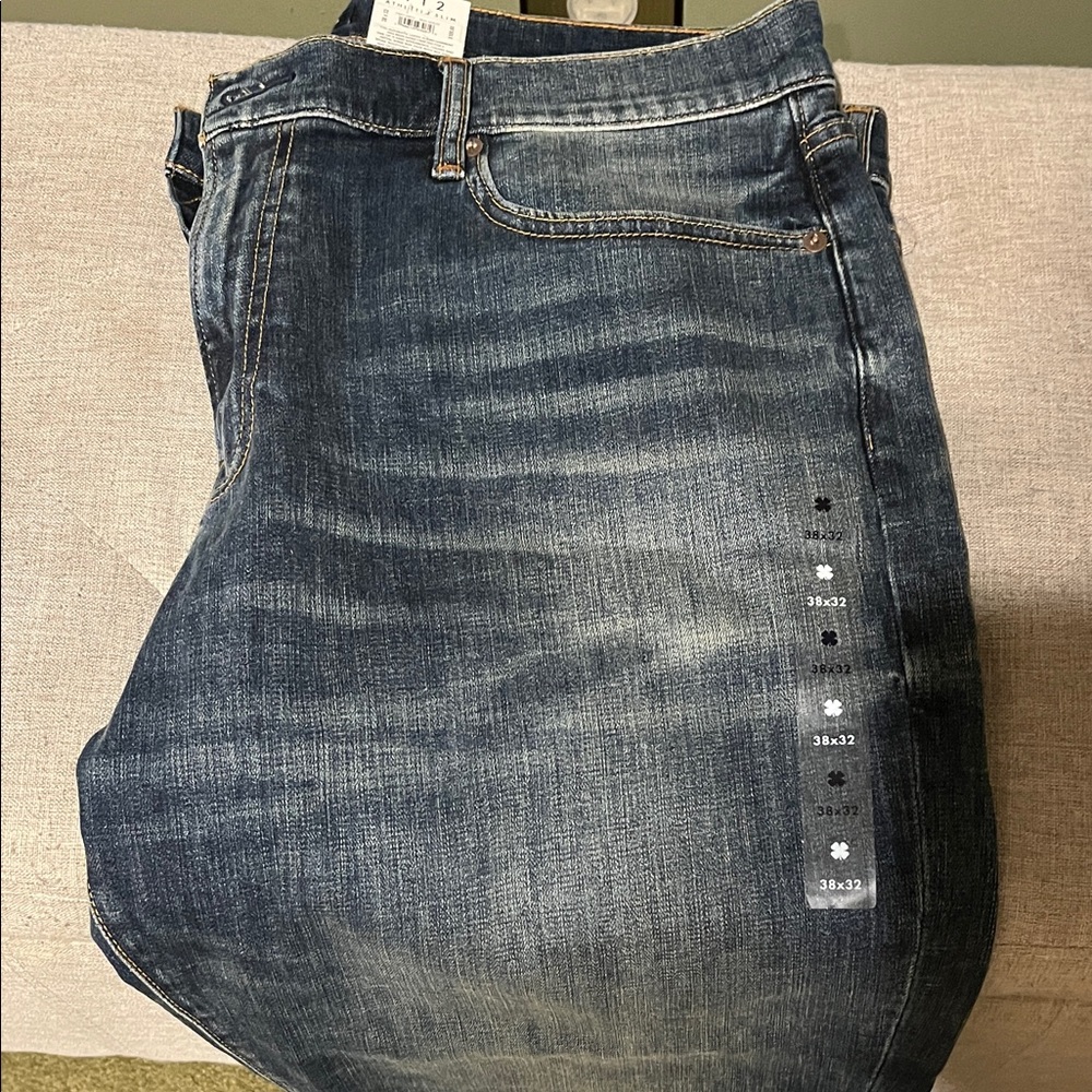 Lucky Brand Men’s 412 Athletic Slim Jeans